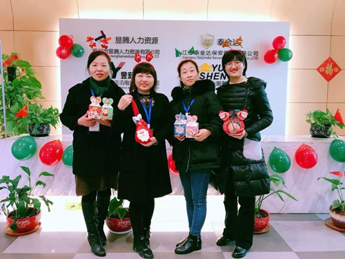苏州昱齐盛——圣诞将至，光影斑斓，感恩有你！