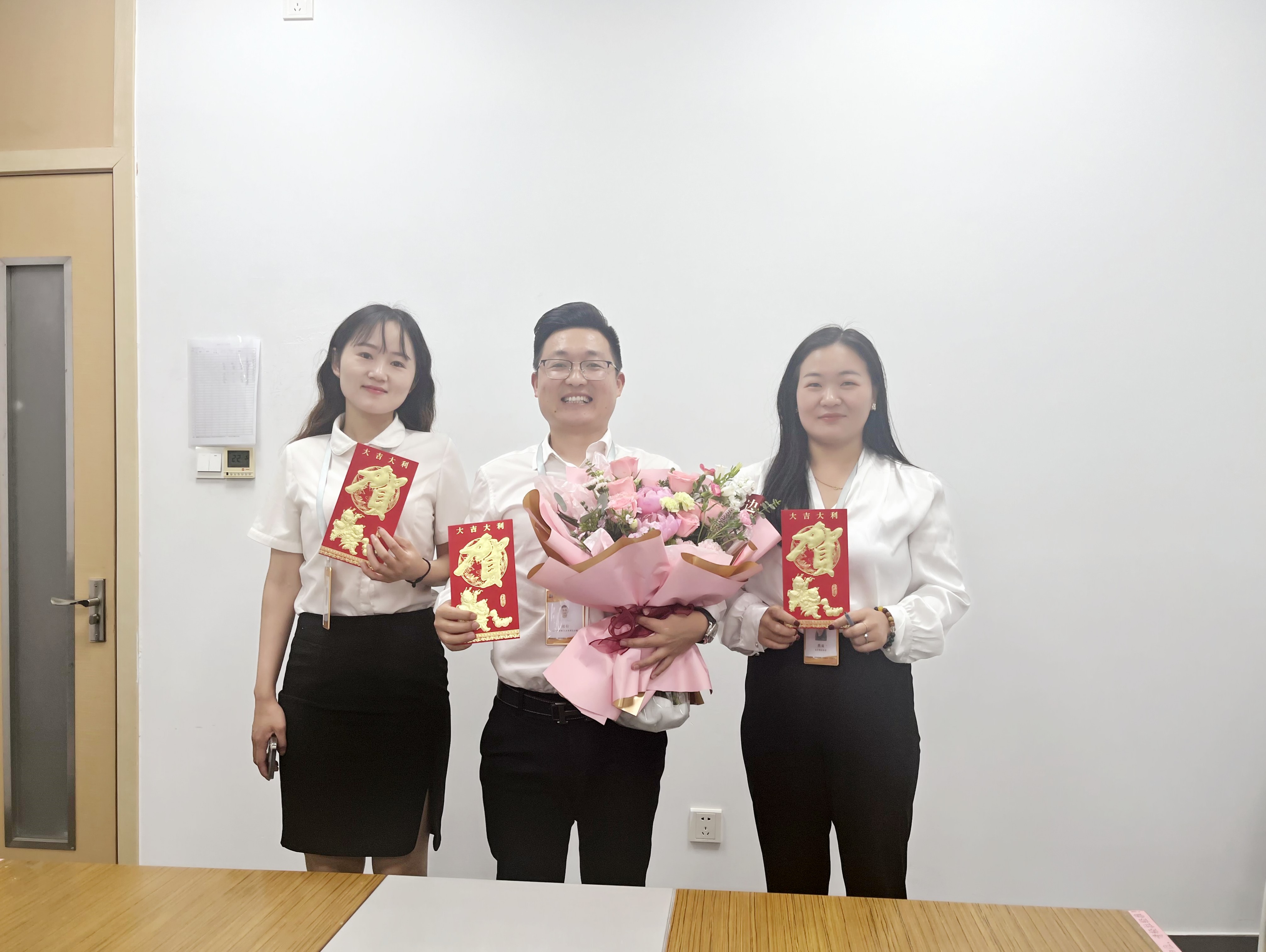 心灵相约 健康同行——苏州昱齐盛人力公司开展月会+徒步团建