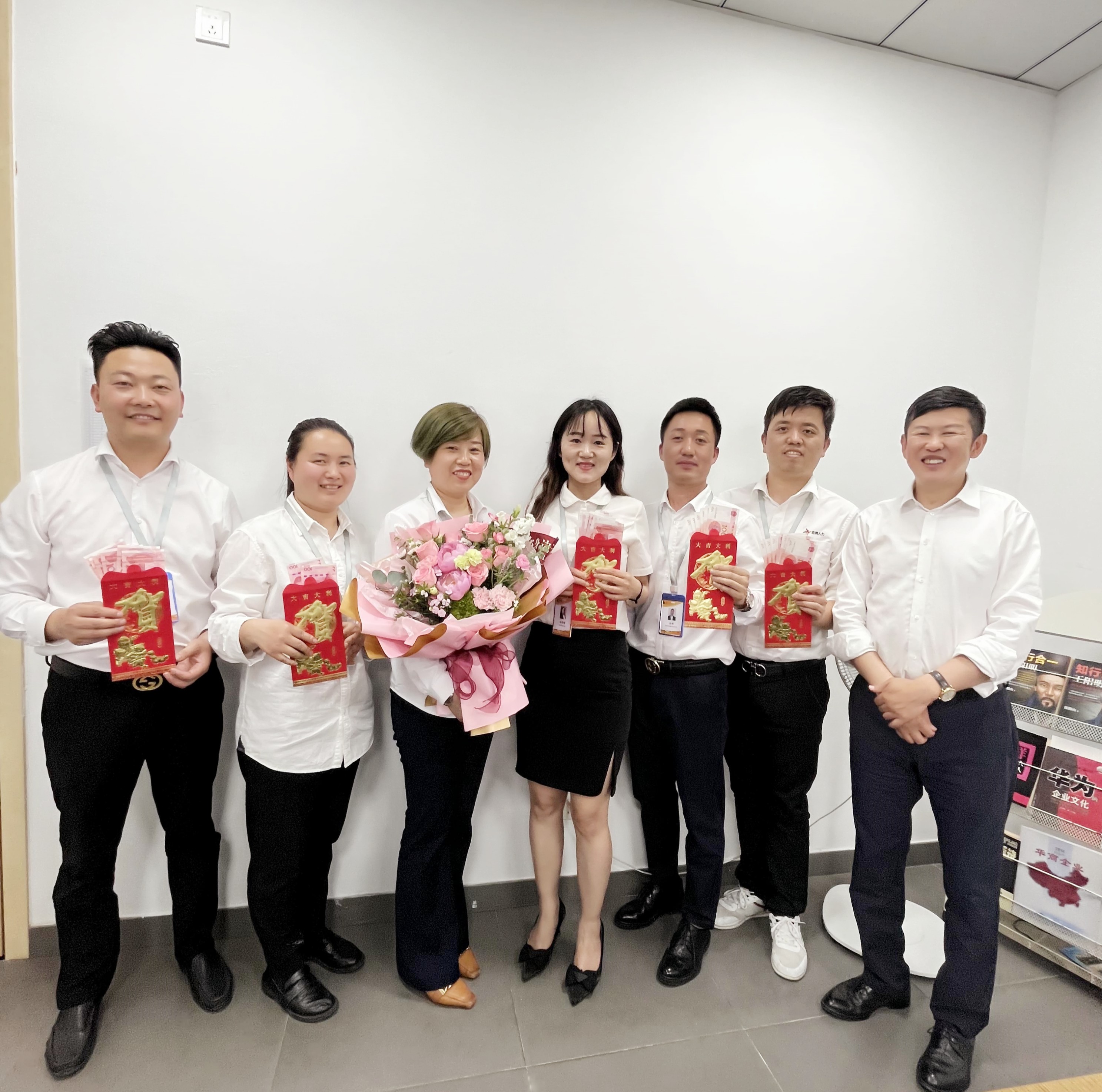 心灵相约 健康同行——苏州昱齐盛人力公司开展月会+徒步团建